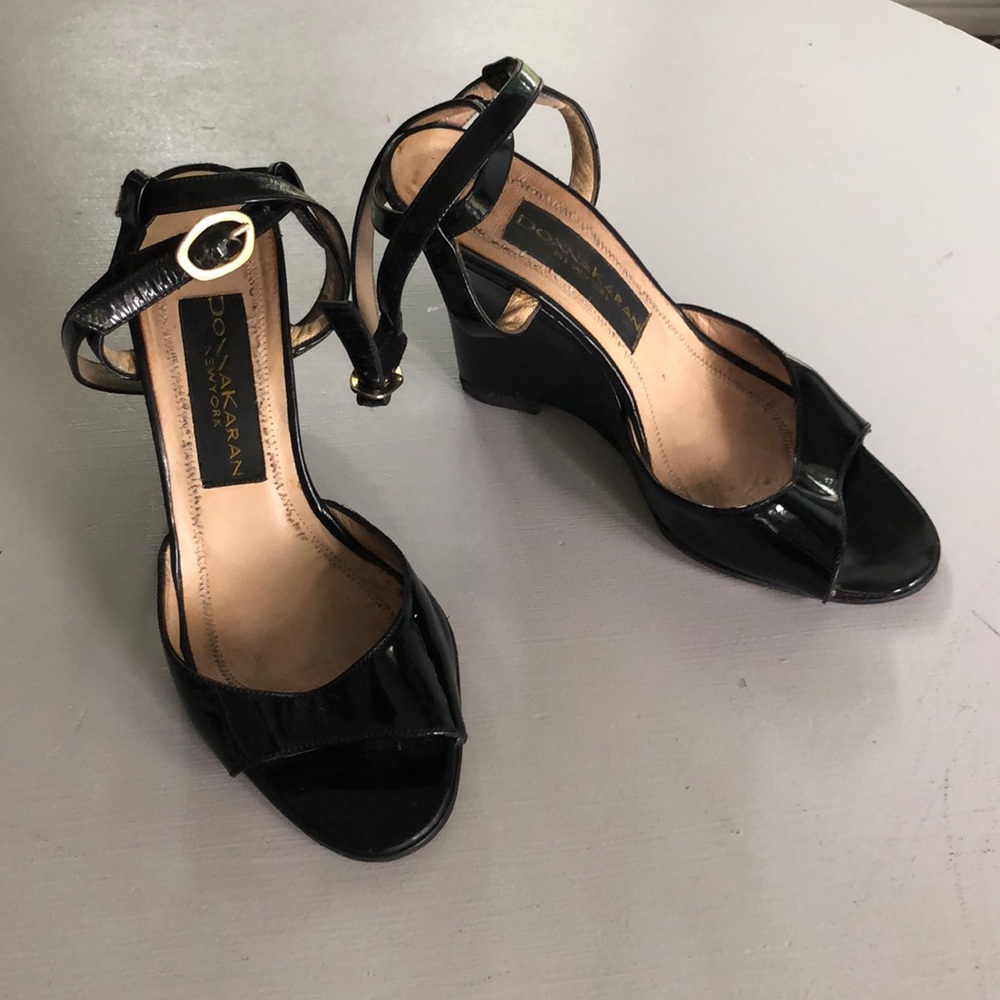 Donna Karan Black Patent Leather Wedge Sandals with Ankle Strap - Size 3½